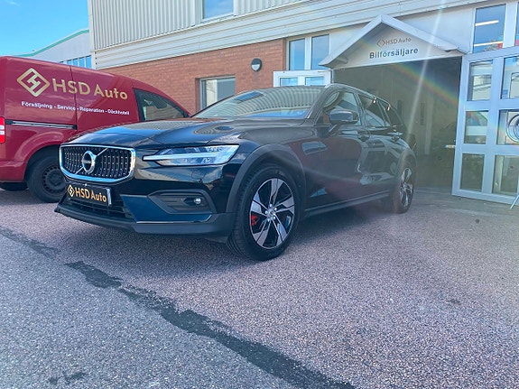 Volvo V60 Cross Country 7 of 10
