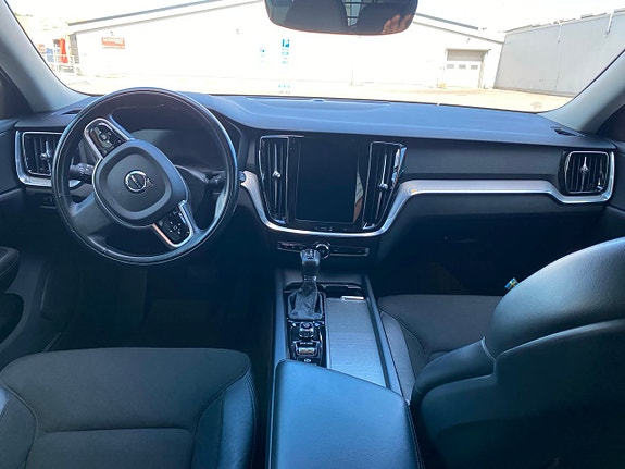 Volvo V60 Cross Country 6 of 10