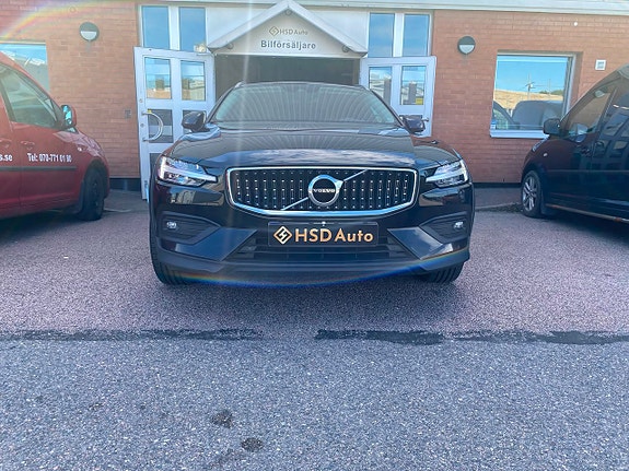 Volvo V60 Cross Country 3 of 5