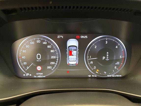 Volvo XC40 12 of 22