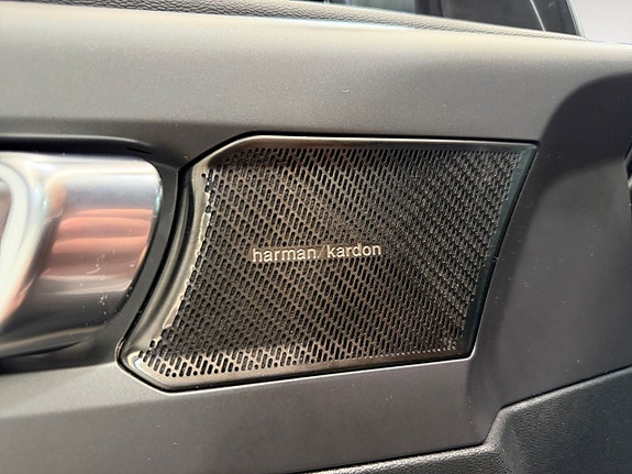 Volvo XC40 18 of 22