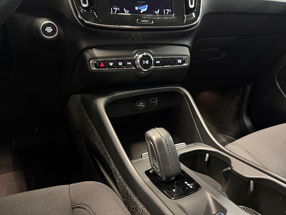 Volvo XC40 11 of 22