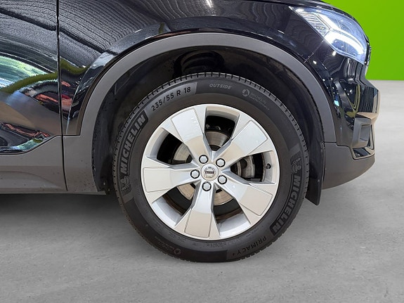 Volvo XC40 8 of 22