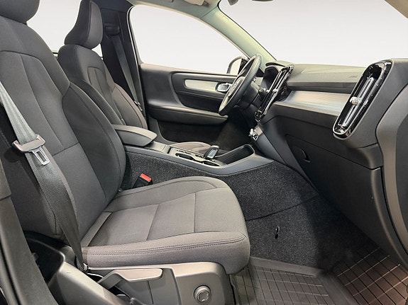 Volvo XC40 15 of 22