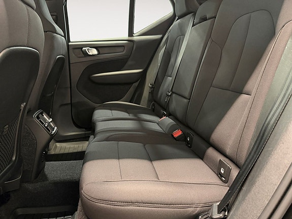 Volvo XC40 14 of 22
