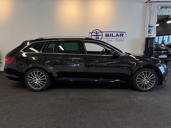 Skoda Superb 2 of 5