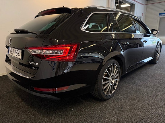 Skoda Superb 3 of 5