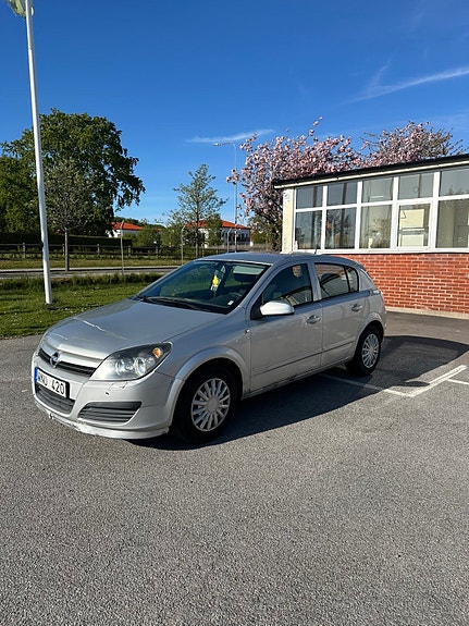 Opel Astra 2 of 5