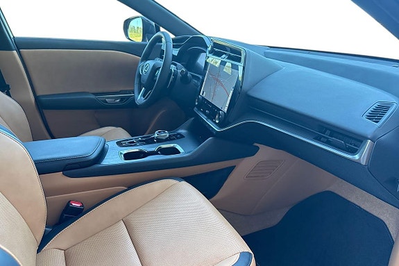 Lexus RZ300e 6 of 24