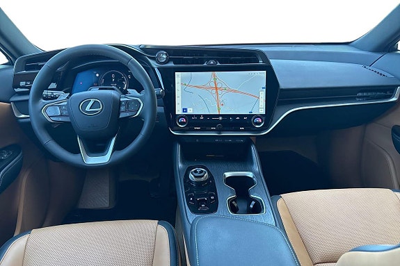 Lexus RZ300e 8 of 24