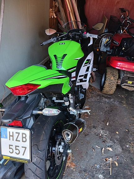 Kawasaki Ninja 300 2 of 3