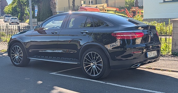 Mercedes-Benz GLC350 d 2 of 5