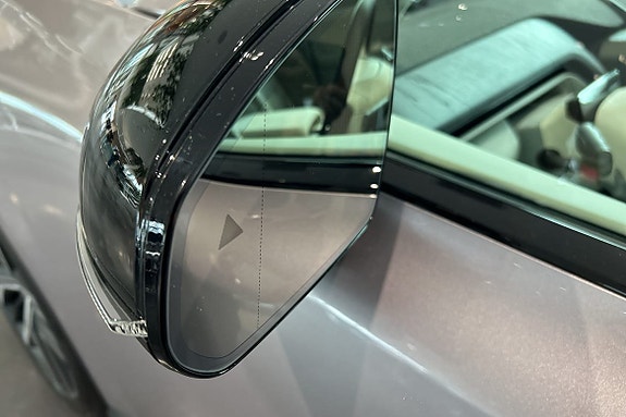 Volvo EX60 13 of 27