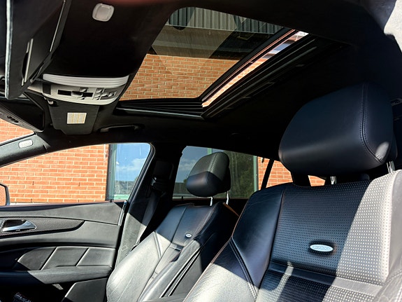 Mercedes-Benz CLS63 6 of 14