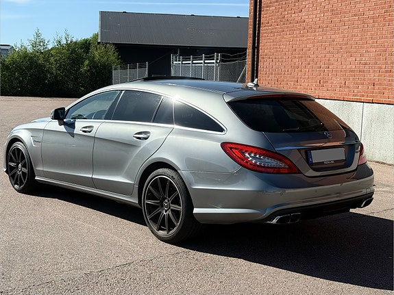 Mercedes-Benz CLS63 3 of 5