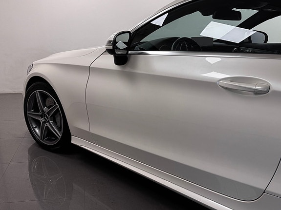 Mercedes-Benz C300 12 of 18