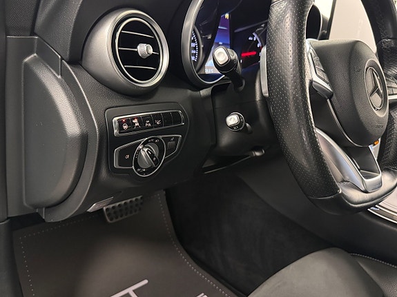 Mercedes-Benz C300 7 of 18