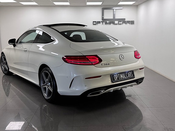 Mercedes-Benz C300 13 of 18
