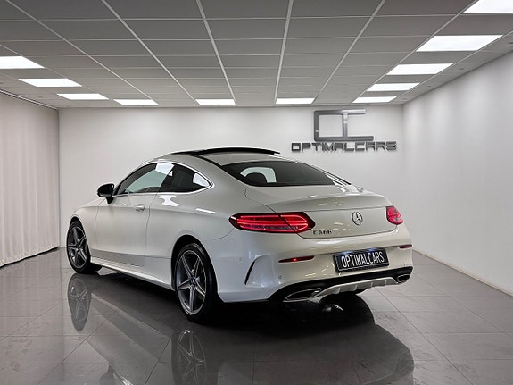 Mercedes-Benz C300 5 of 18