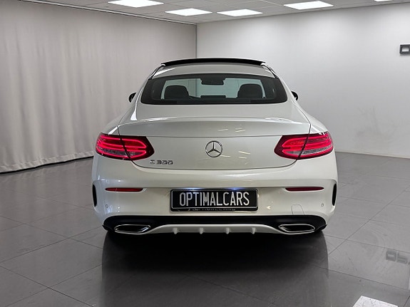 Mercedes-Benz C300 17 of 18