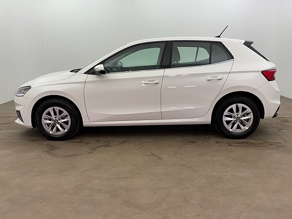 Skoda Fabia 2 of 22