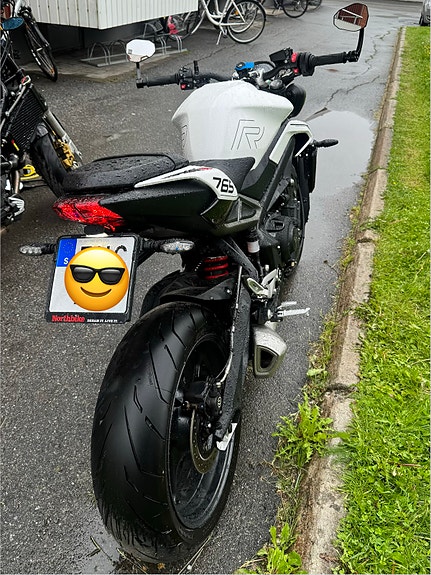 Triumph Street Triple 765 R 3 of 7