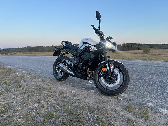 Triumph Street Triple 765 R 5 of 7