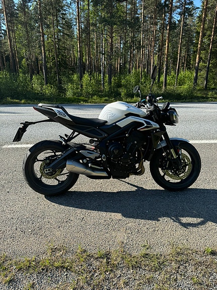 Triumph Street Triple 765 R 4 of 7