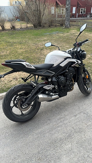 Triumph Street Triple 765 R 6 of 7