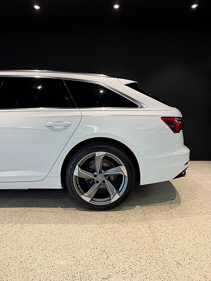 Audi A6 4 of 16