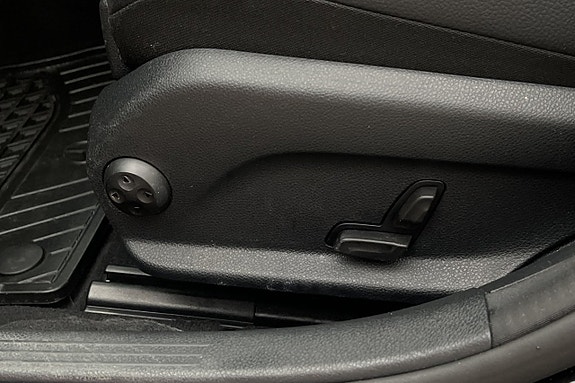 Mercedes-Benz C200 23 of 30