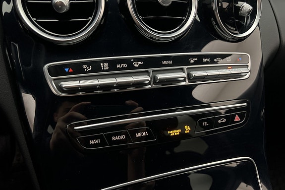 Mercedes-Benz C200 30 of 30