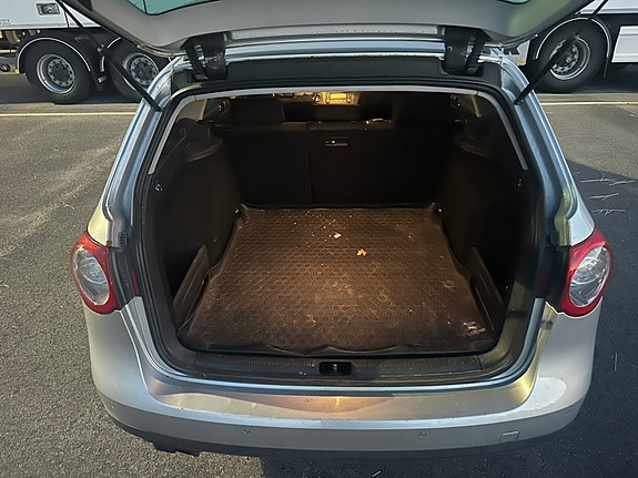 Volkswagen Passat 3 of 5