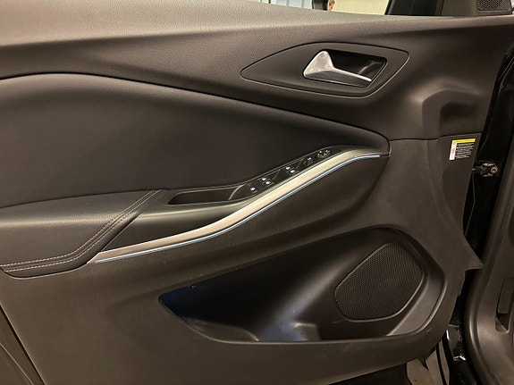 Opel Grandland X 4 of 5