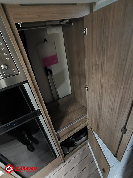 Knaus Südwind 590 UK Scandinavian Selection 14 of 24