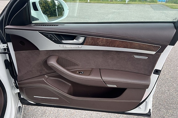 Audi A8 15 of 30