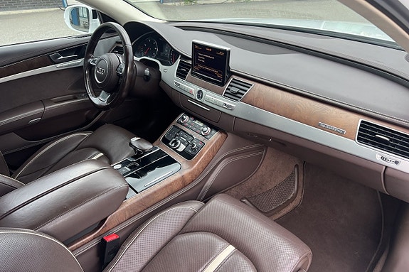 Audi A8 13 of 30