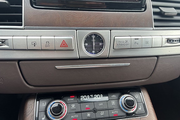 Audi A8 26 of 30
