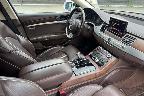 Audi A8 12 of 30