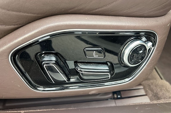 Audi A8 11 of 30