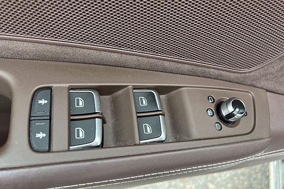 Audi A8 23 of 30