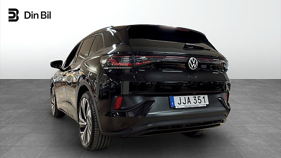 Volkswagen ID.4 GTX 3 of 5