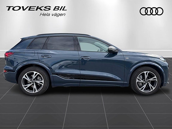 Audi Q6 e-tron 4 of 5