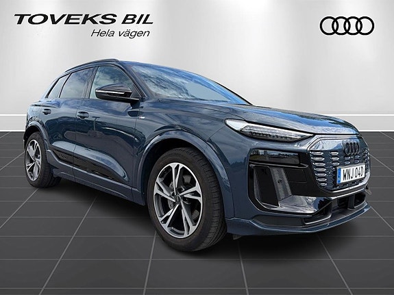 Audi Q6 e-tron 3 of 5