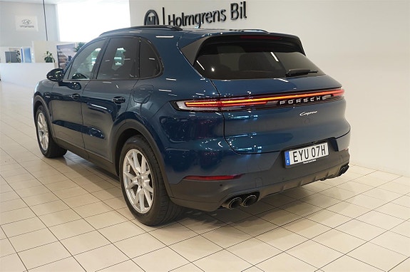 Porsche Cayenne 5 of 5