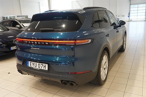 Porsche Cayenne 7 of 22