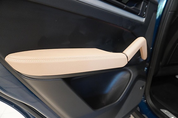 Porsche Cayenne 16 of 22