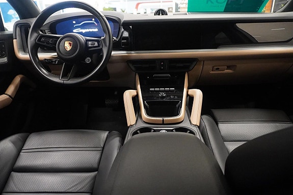 Porsche Cayenne 23 of 25