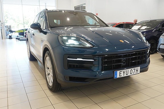 Porsche Cayenne 8 of 22