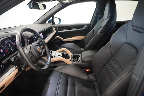 Porsche Cayenne 10 of 22